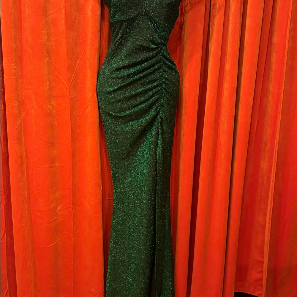 Elegant Green Evening Gown